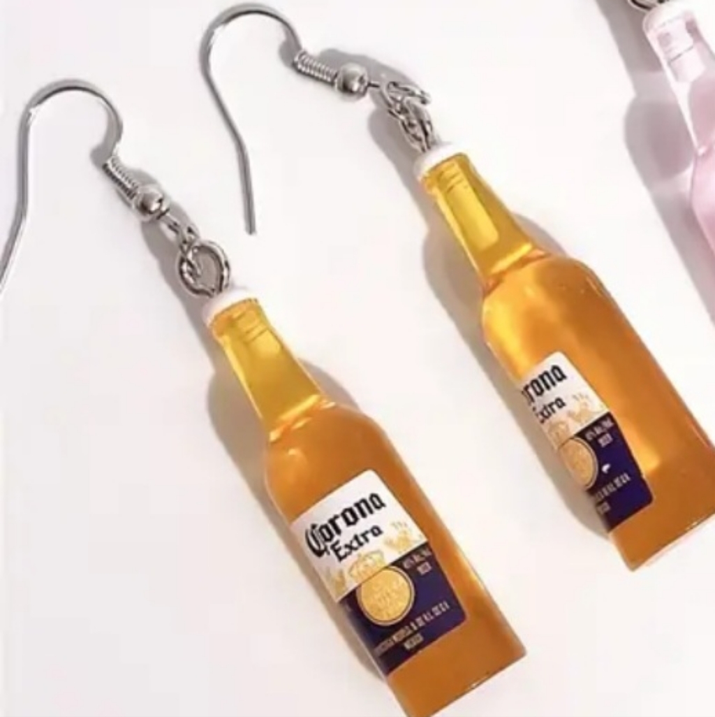 FunSummer Corona Small Beer Bottle Dangle Earrings Nwot 11$